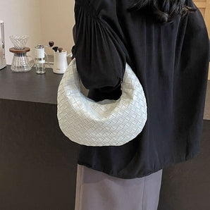 Kudottu käsilaukku